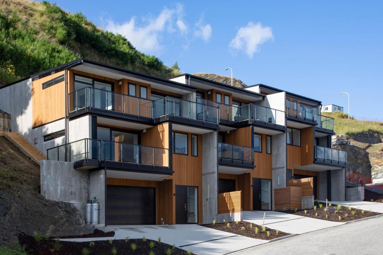 4 Bedroom Home With Elevated Views Of Lake Wakatipu & The Remarkables 皇后镇 外观 照片